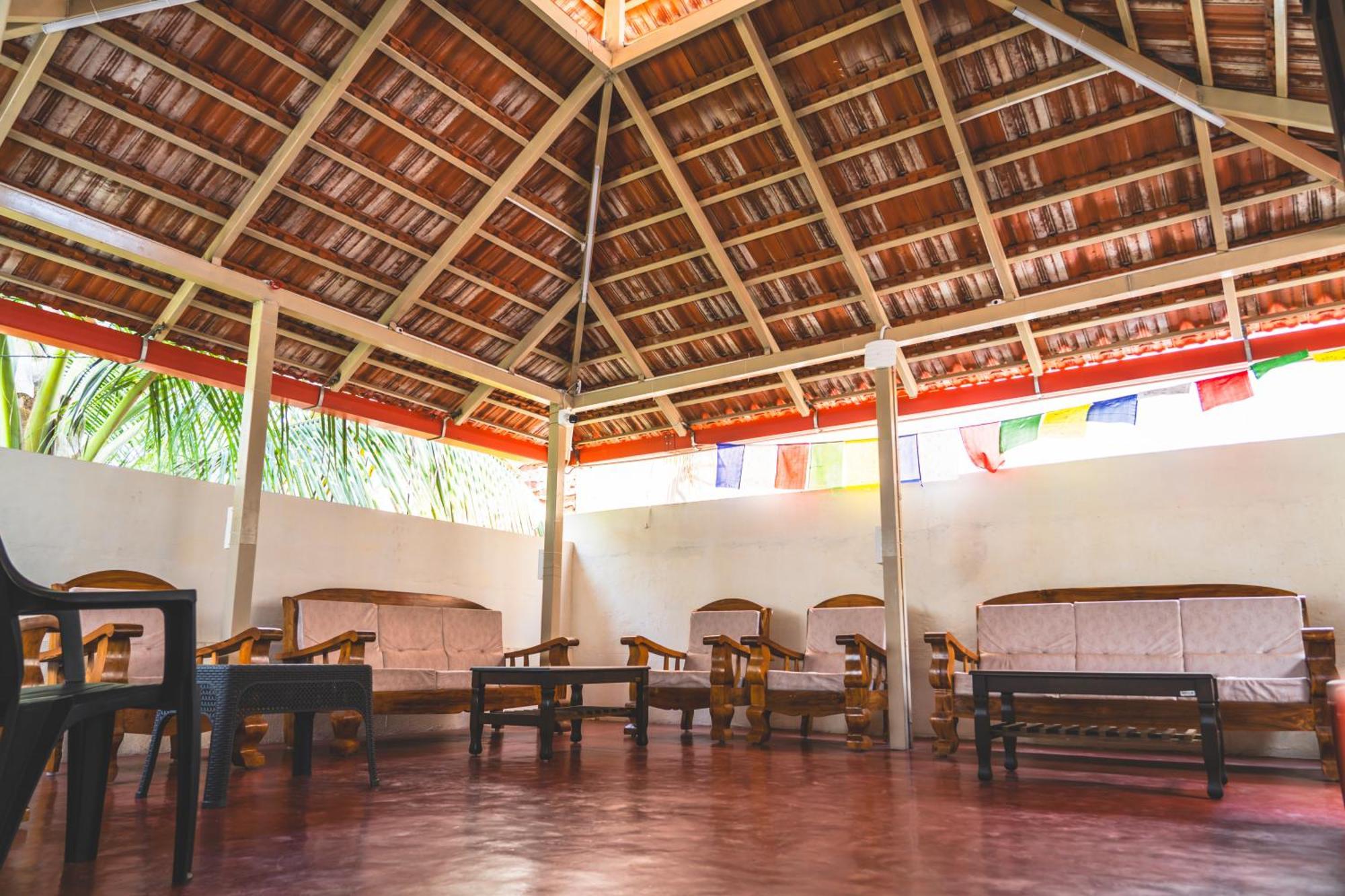 Leo Vishroam Hostel Mysore Exterior photo
